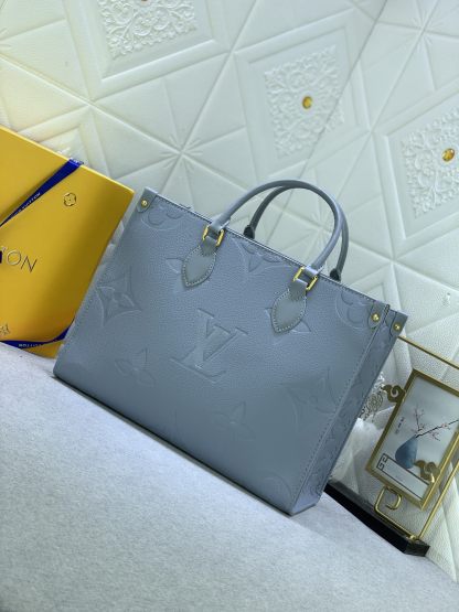 Louis Vuitton（ルイヴィトン） ONTHEGO ミディアム ハンドバッグ