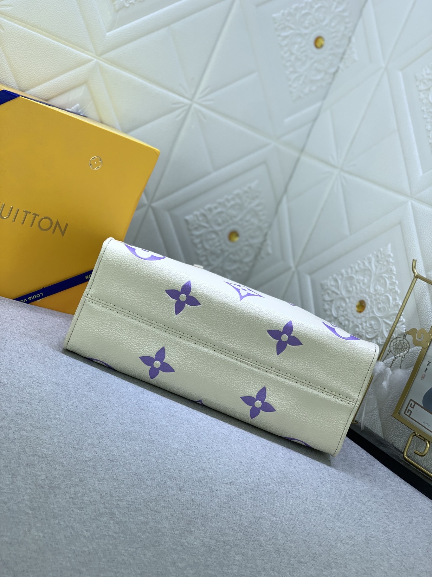 Louis Vuitton（ルイヴィトン） ONTHEGO ミディアム ハンドバッグ