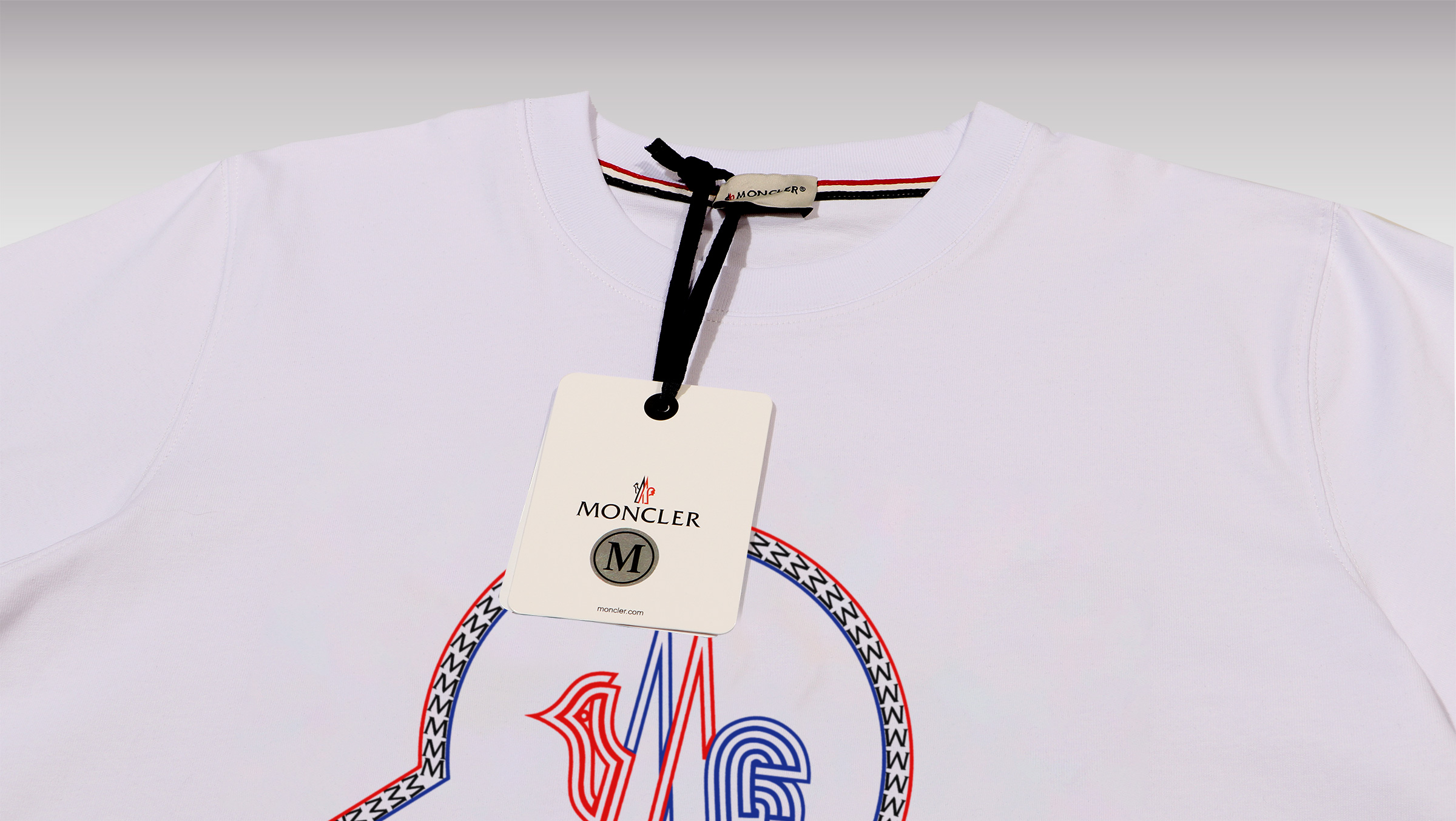 【Moncler 】（モンクレール）男女兼用、ご好評に付き再入荷！