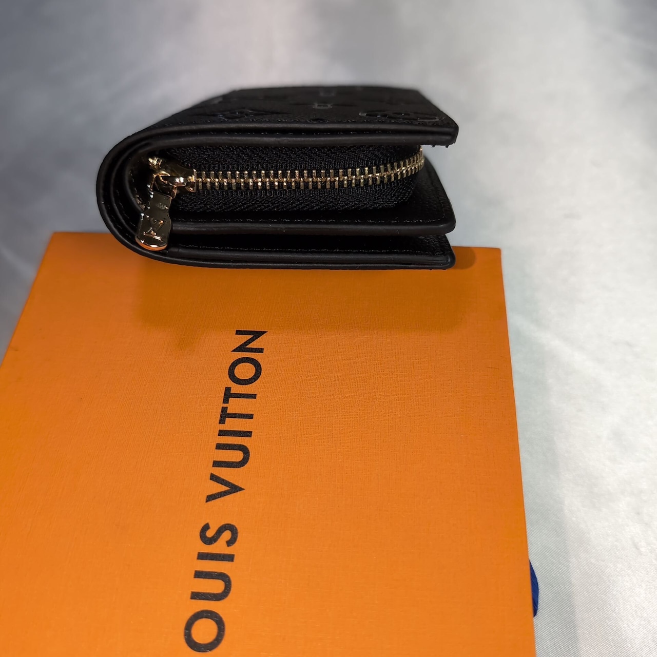 ルイヴィトン 二つ折り財布　アンプラント　ポルトフォイユ・クレア　ブラック