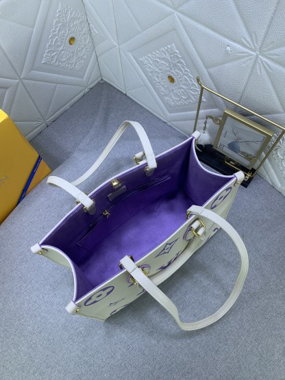 Louis Vuitton（ルイヴィトン） ONTHEGO ミディアム ハンドバッグ