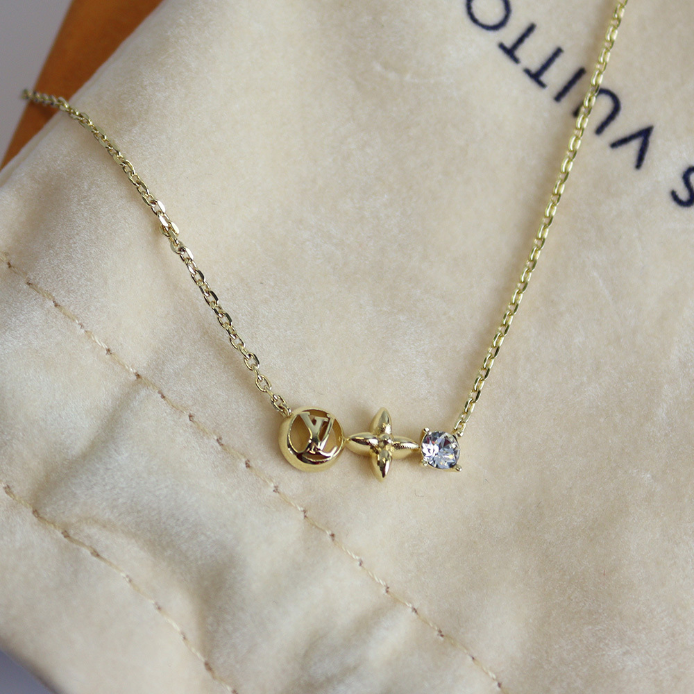 新作☆LOUIS VUITTONルイヴィトン★コリエ・プティ ルイ