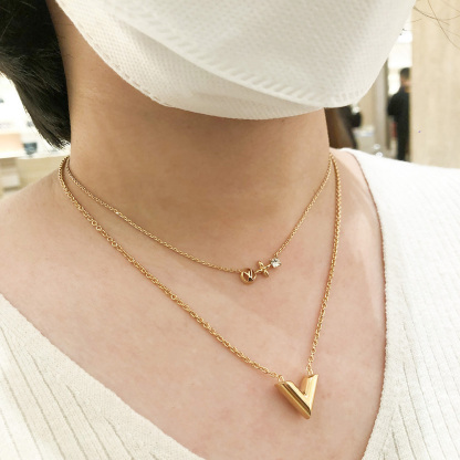 新作☆LOUIS VUITTONルイヴィトン★コリエ・プティ ルイ