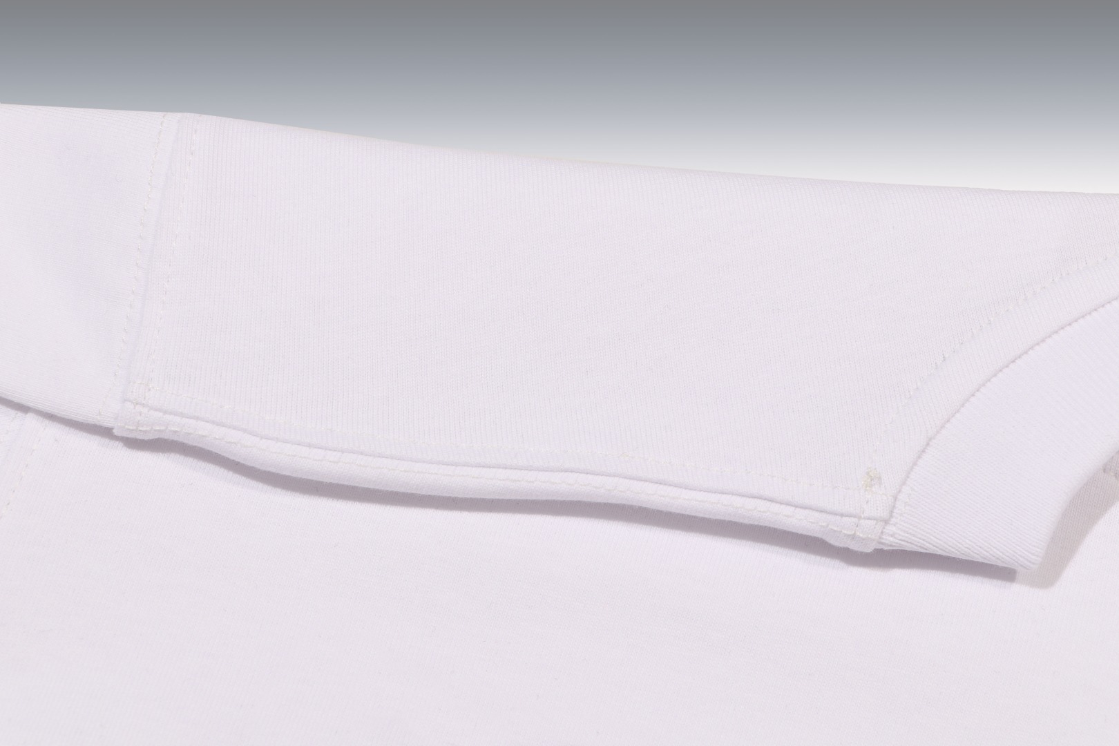 【Moncler 】（モンクレール）男女兼用、ご好評に付き再入荷！