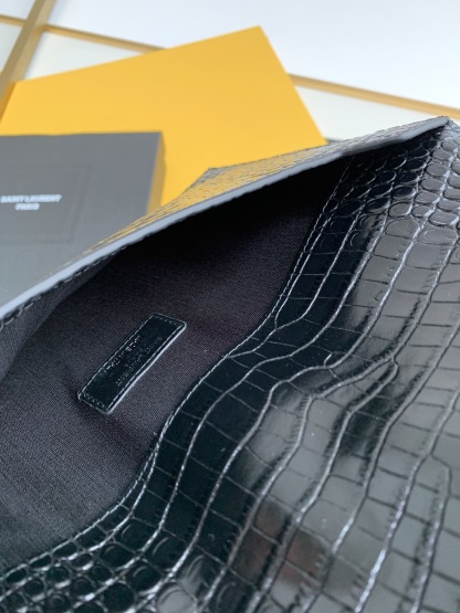 【YSL】イヴ・サン・ローラン クラッチバッグ 27x16x2cm