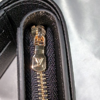 ルイヴィトン 二つ折り財布　アンプラント　ポルトフォイユ・クレア　ブラック