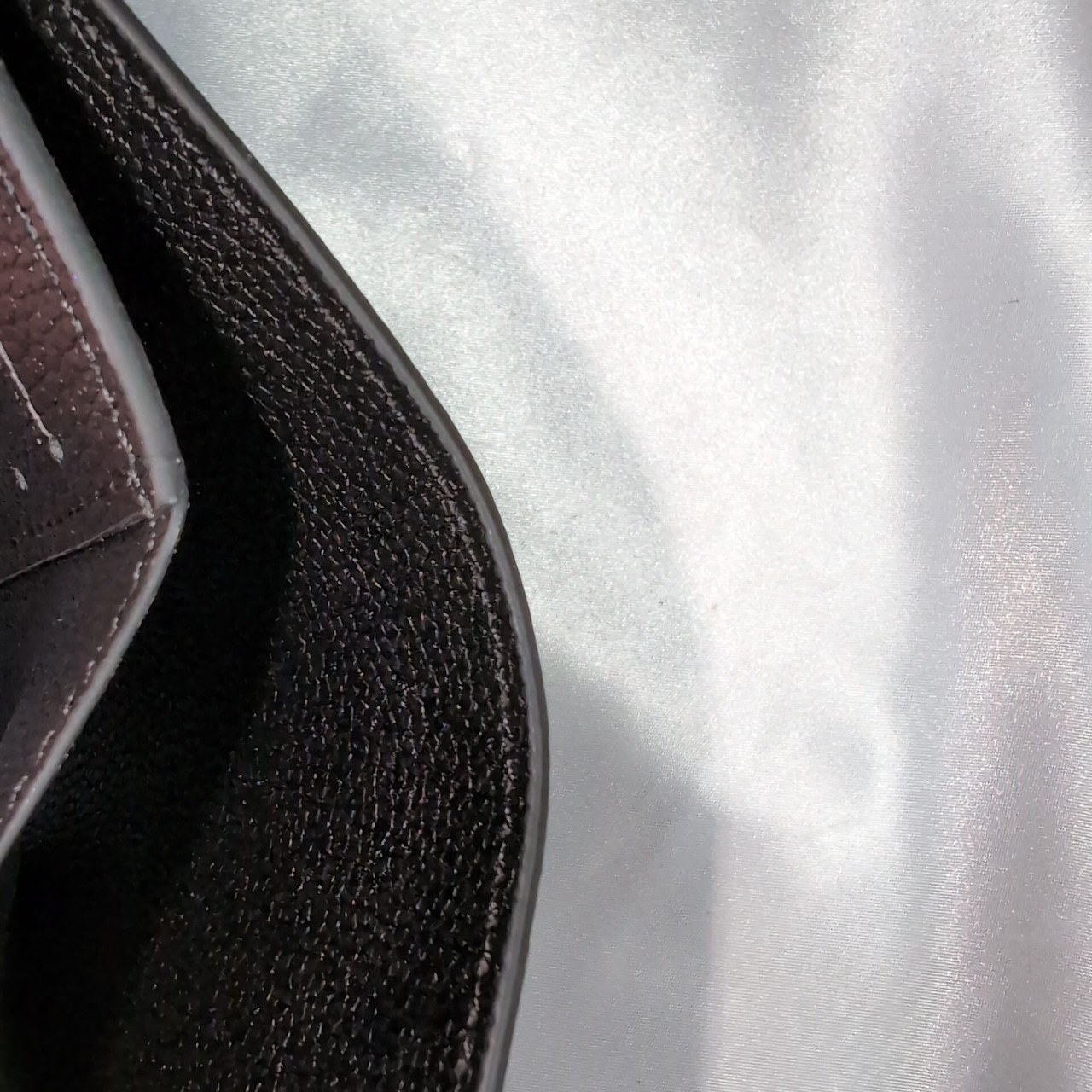 ルイヴィトン 二つ折り財布　アンプラント　ポルトフォイユ・クレア　ブラック