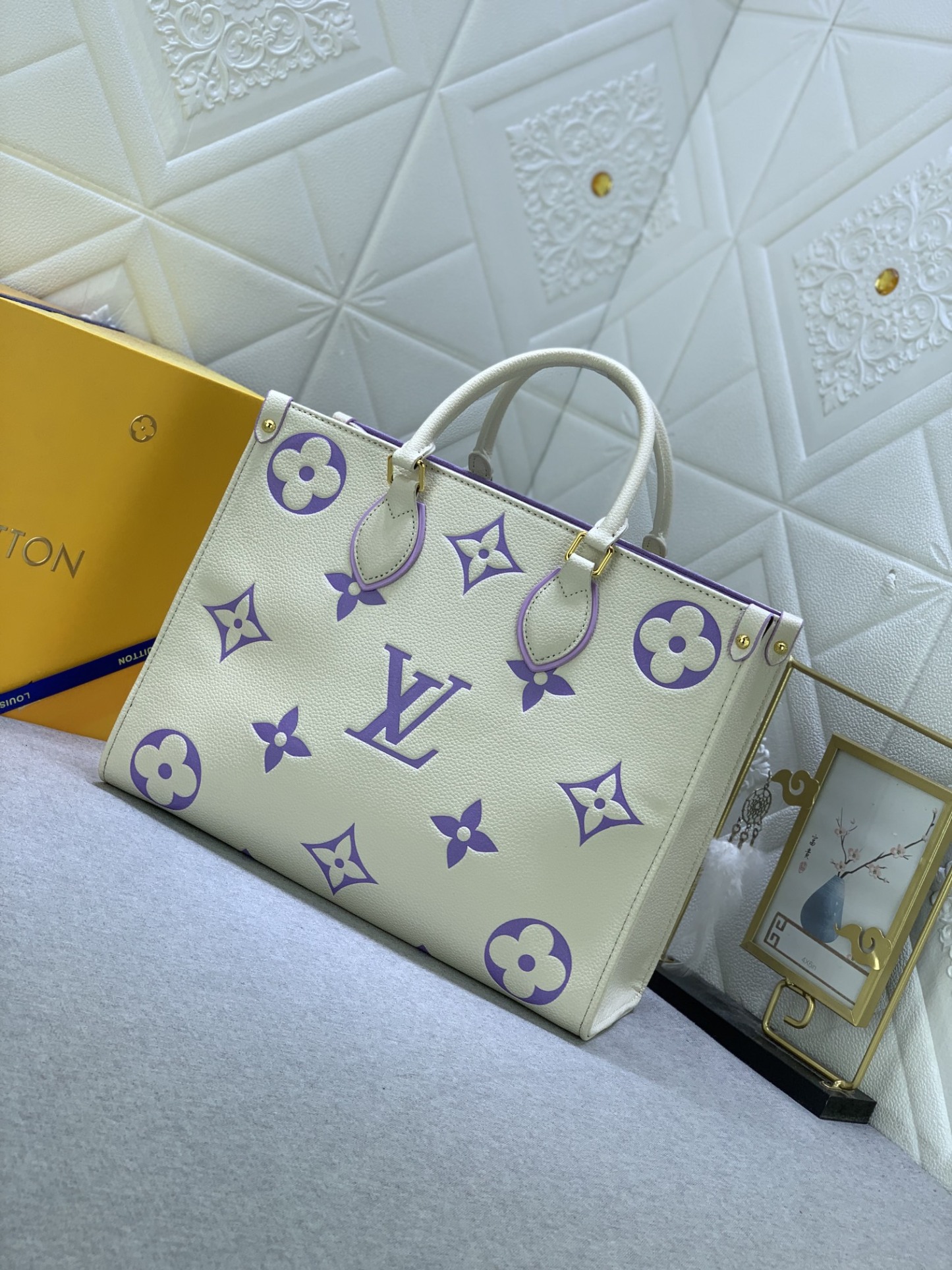 Louis Vuitton（ルイヴィトン） ONTHEGO ミディアム ハンドバッグ