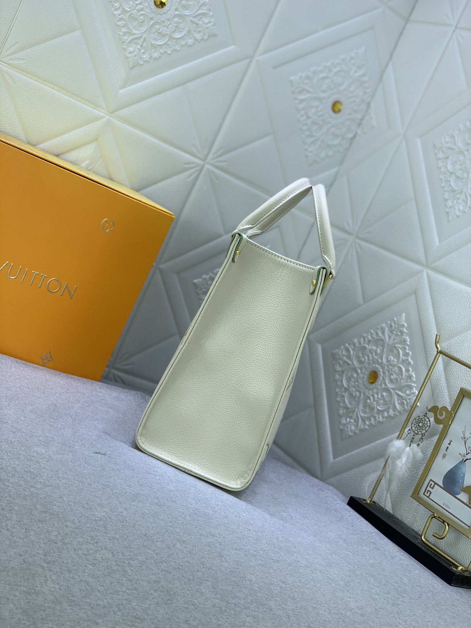 Louis Vuitton（ルイヴィトン） ONTHEGO ミディアム ハンドバッグ