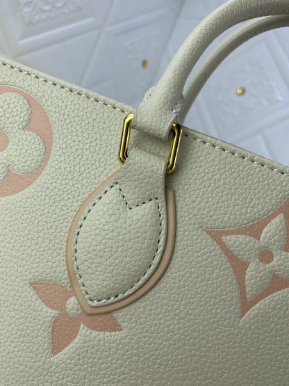 Louis Vuitton（ルイヴィトン） ONTHEGO ミディアム ハンドバッグ