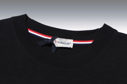 【Moncler 】（モンクレール）男女兼用、ご好評に付き再入荷！
