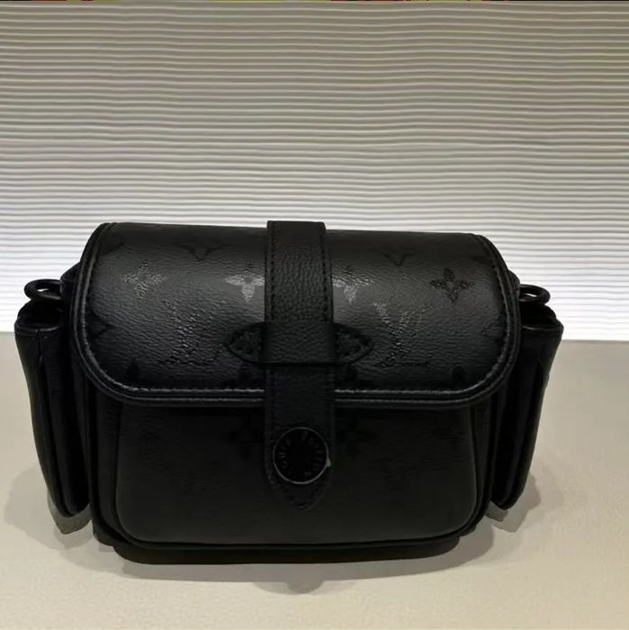 【至高の機能美】ルイヴィトン モノグラム エクリプスショルダー