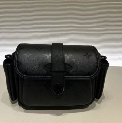 【至高の機能美】ルイヴィトン モノグラム エクリプスショルダー