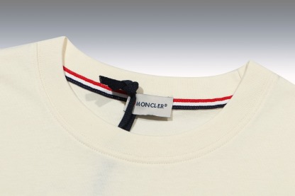 【Moncler 】（モンクレール）男女兼用、ご好評に付き再入荷！
