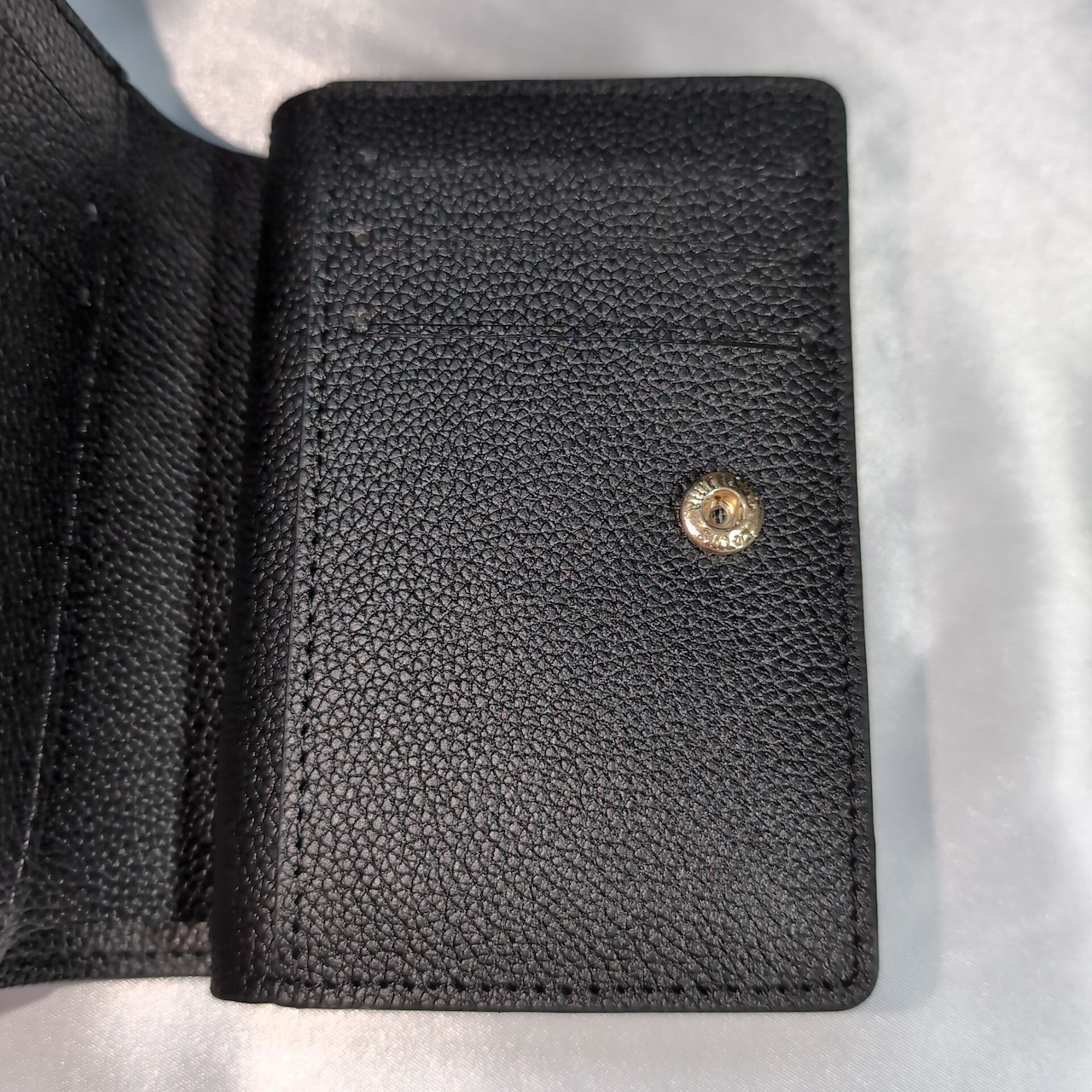 ルイヴィトン 二つ折り財布　アンプラント　ポルトフォイユ・クレア　ブラック