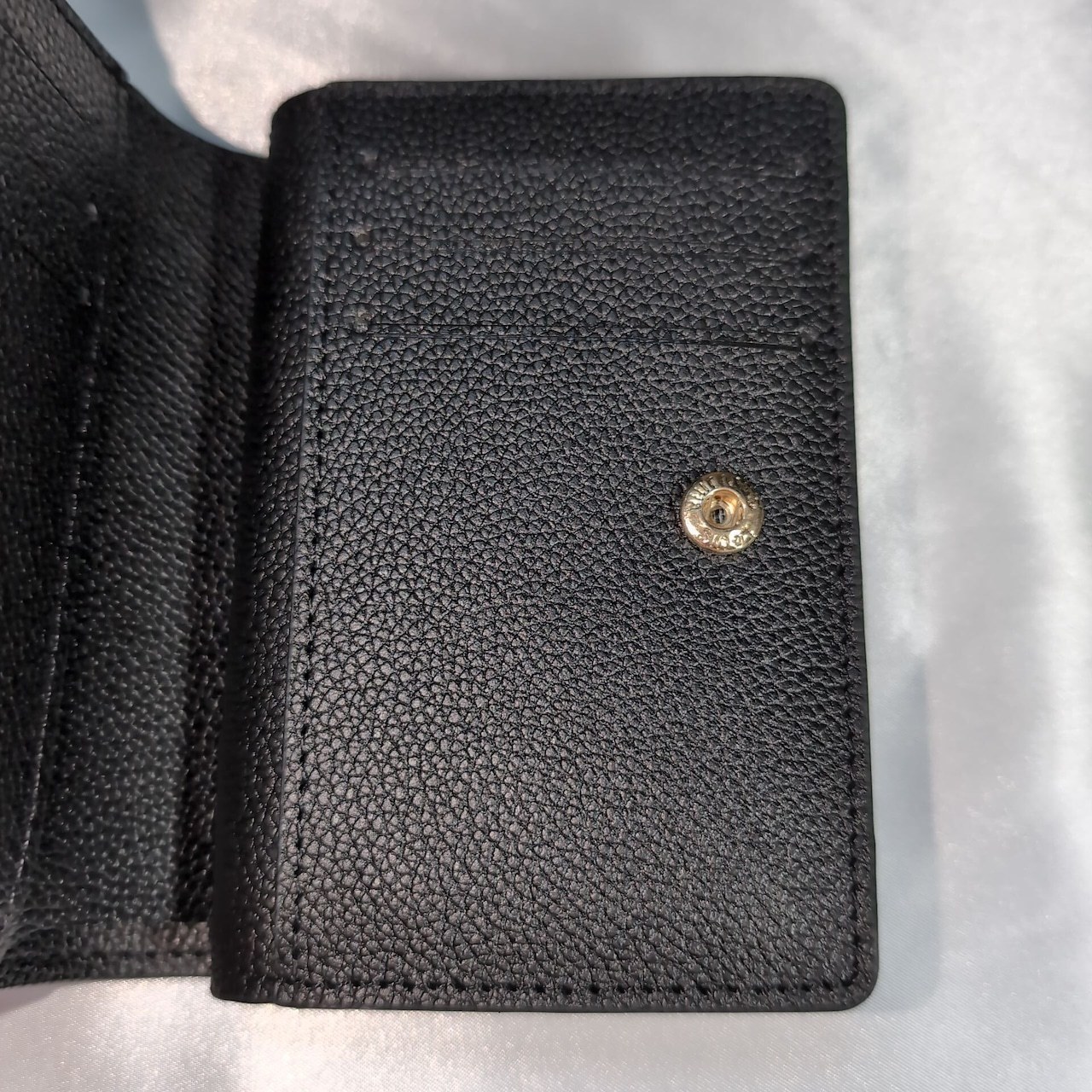 ルイヴィトン 二つ折り財布　アンプラント　ポルトフォイユ・クレア　ブラック
