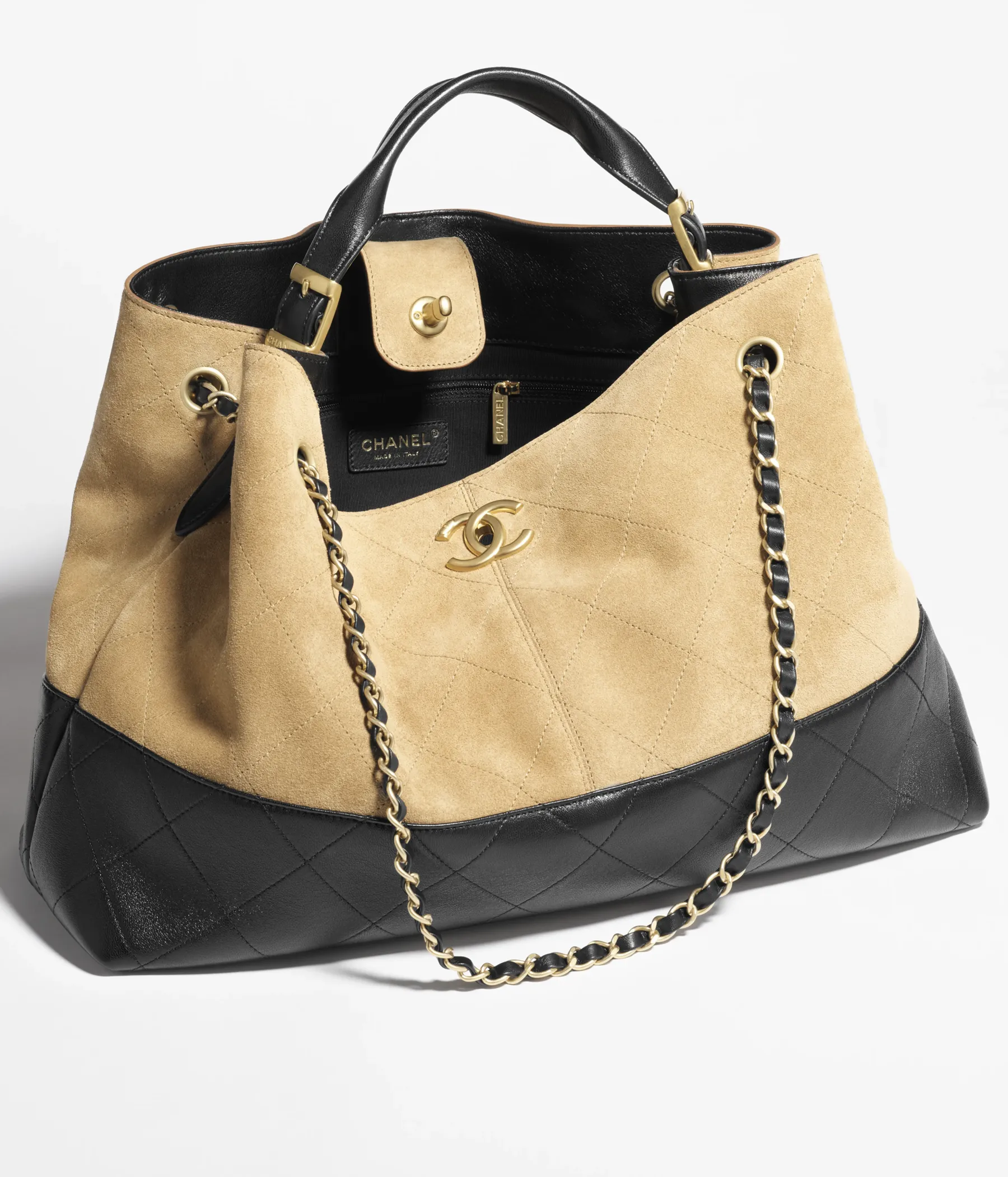 CHANEL 25A Métiers d'Art Horizontal Shopping Bag