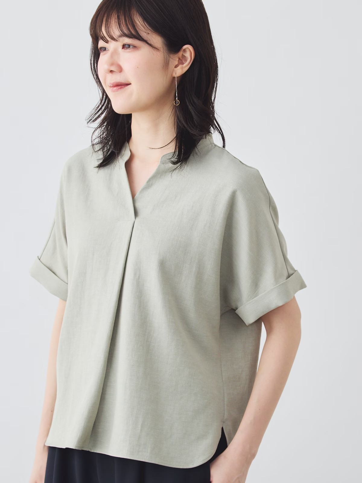 リネンライクブラウス