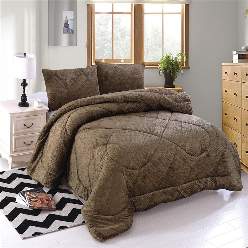 Deluxe Four-Piece Bedding Set