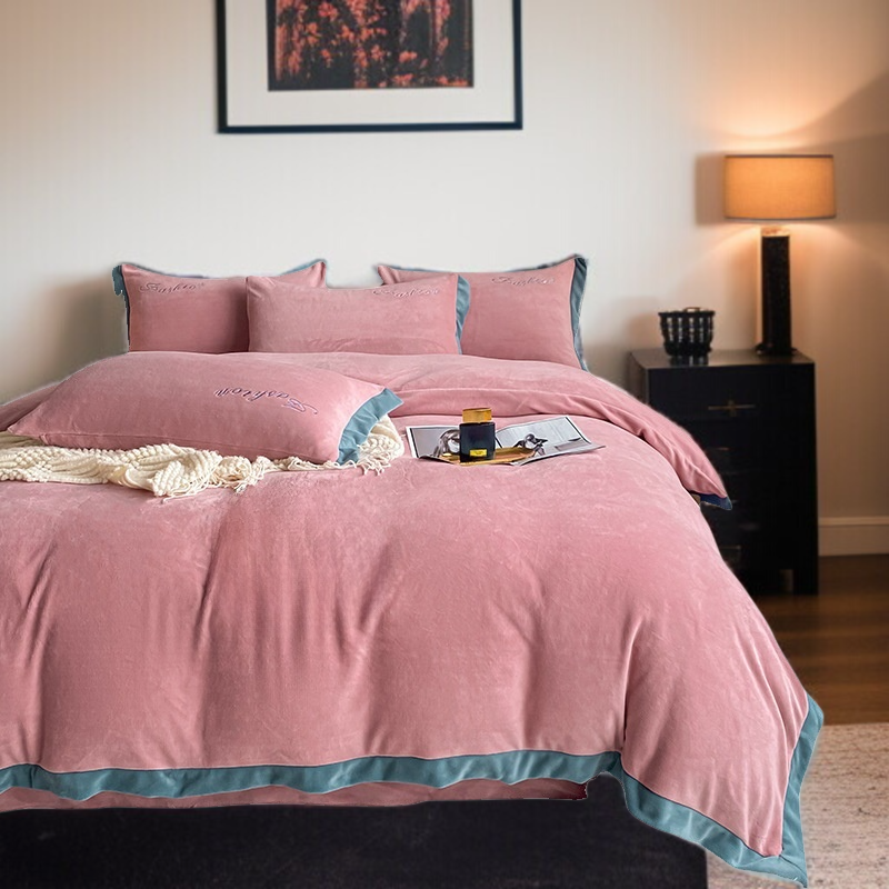 Premium Thickened Flannel Bedding Set – Milk Velvet, Anti-Static, Winter Comfort