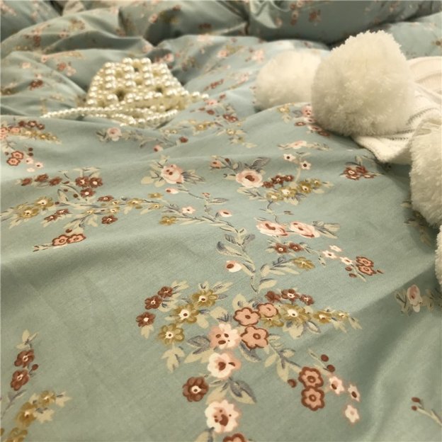 Premium Thickened Flannel Bedding Set – Milk Velvet, Anti-Static, Winter Comfort