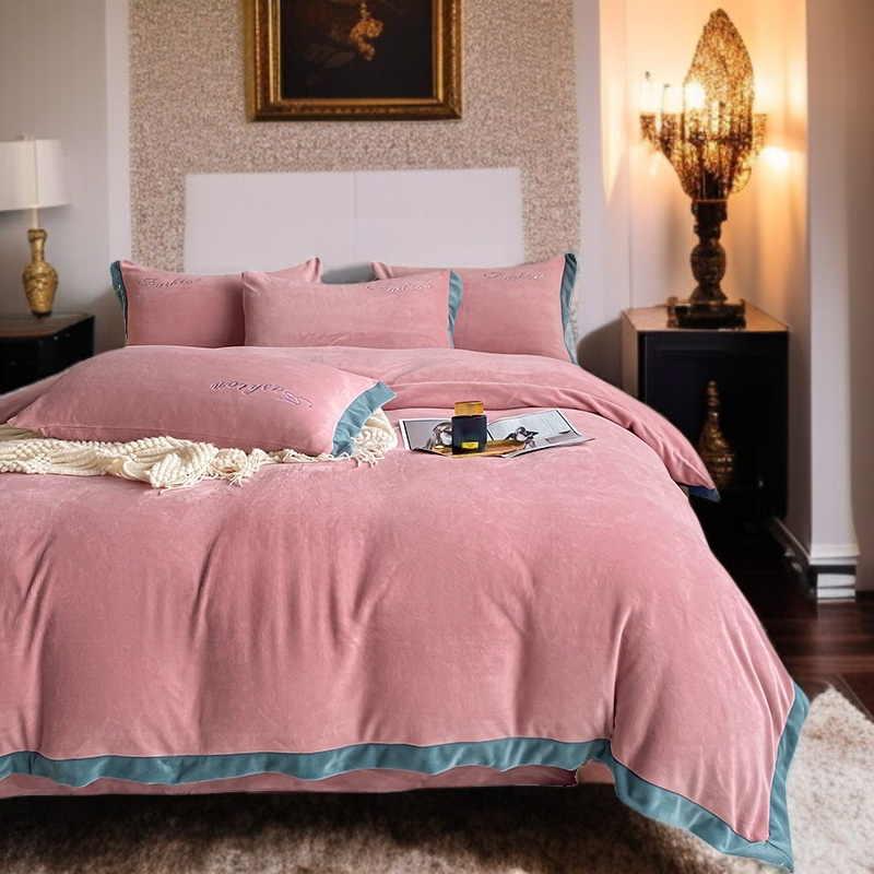 Premium Thickened Flannel Bedding Set – Milk Velvet, Anti-Static, Winter Comfort