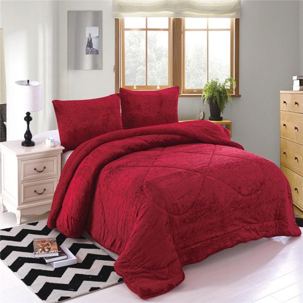 Deluxe Four-Piece Bedding Set