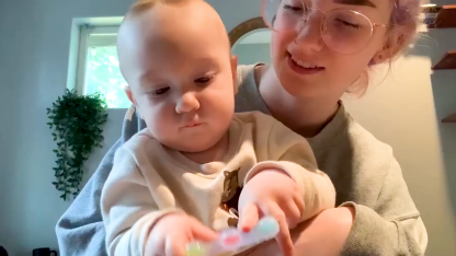 Haakaa Silicone Dinky Digits Palm Teether