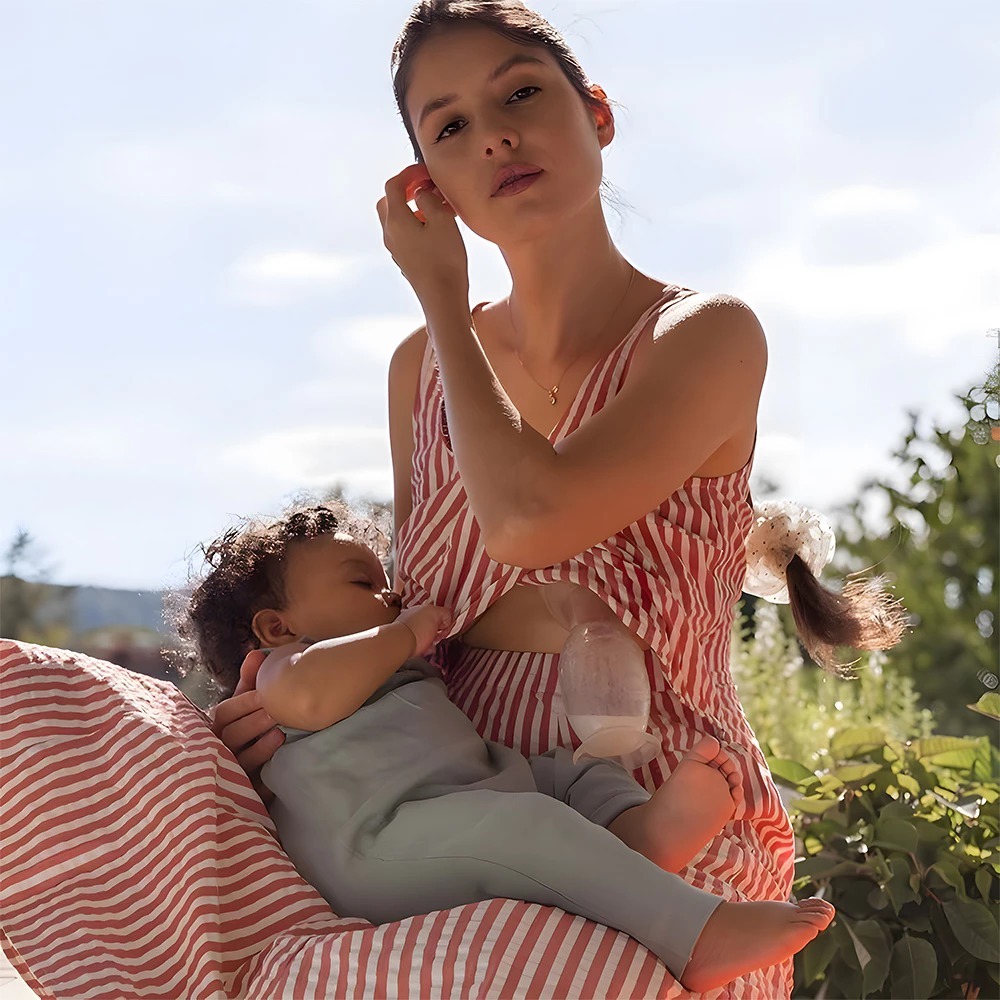 Generation 2 Silicone Breast Pump with Suction Base 