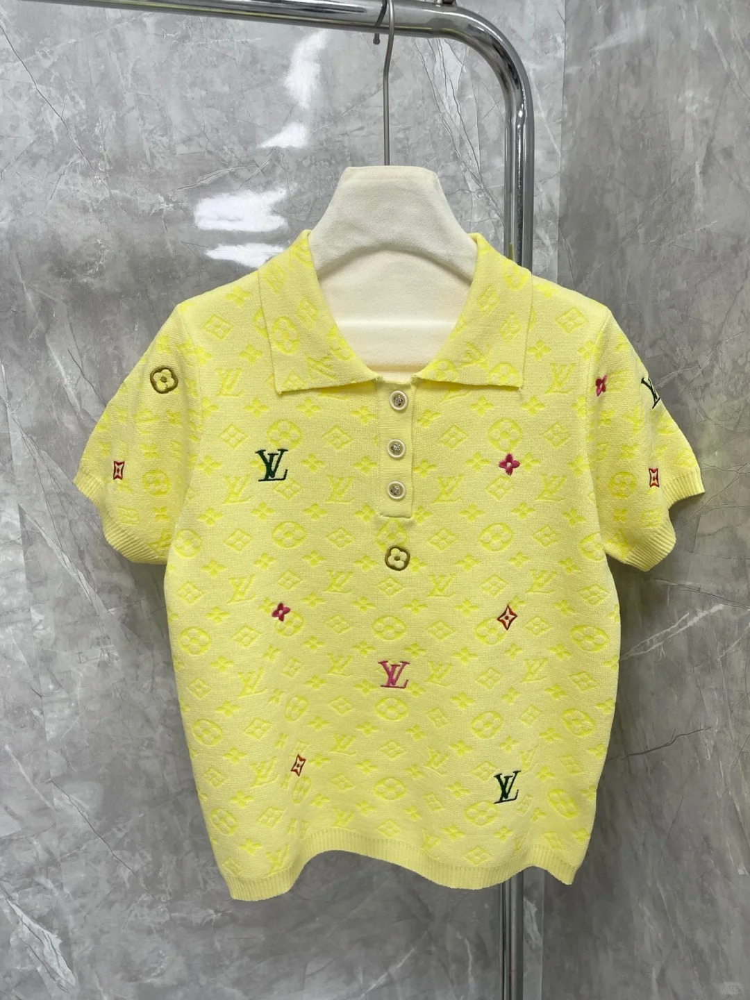 Louis Vuit25SS Embroidered Embossed Textured Lapel T-Shirt