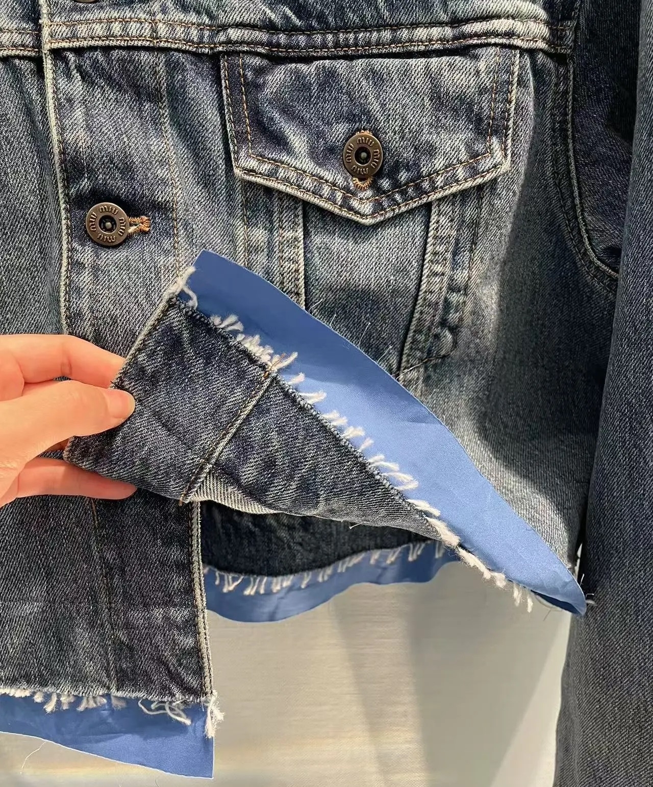 MIU new monogrammed embroidered lapel denim jacket