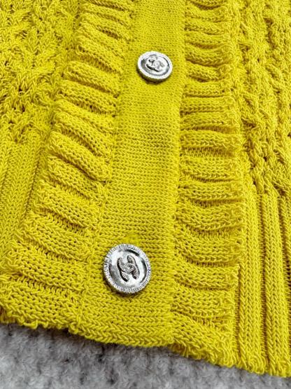 CHNEL Lace Crew Neck Fortune Yellow Knit Sweater