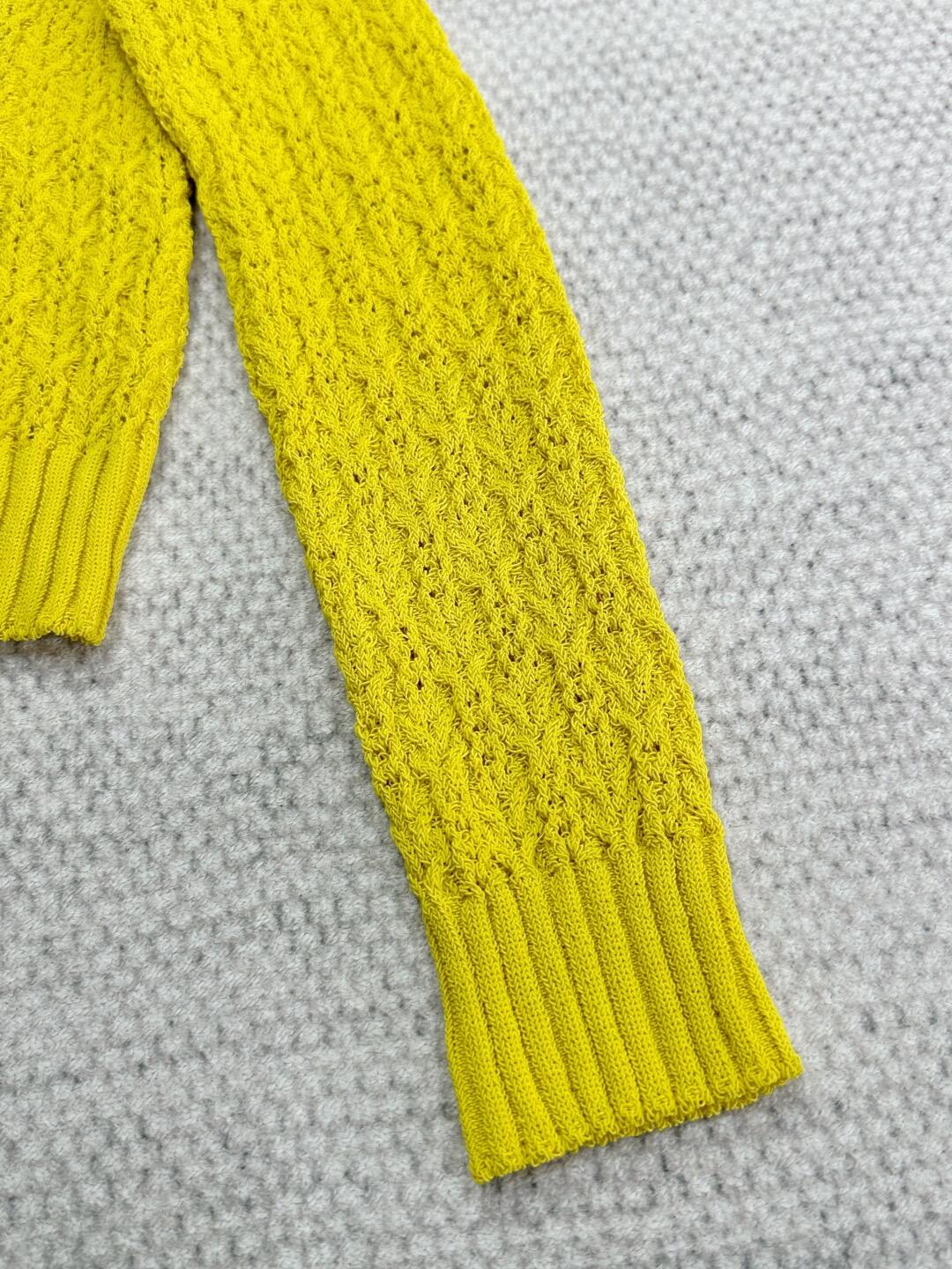 CHNEL Lace Crew Neck Fortune Yellow Knit Sweater