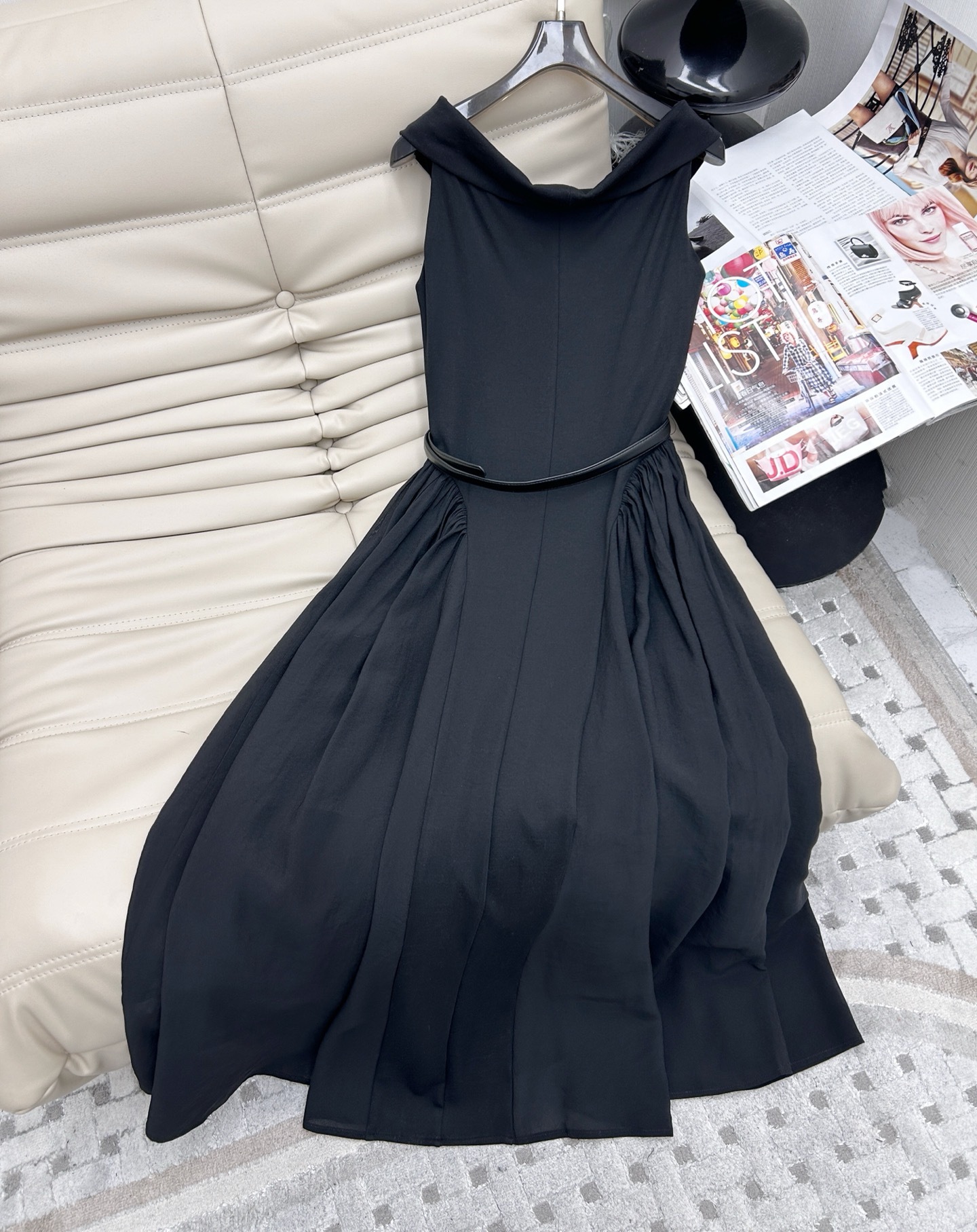 DIO25SS Black Waistless Dress