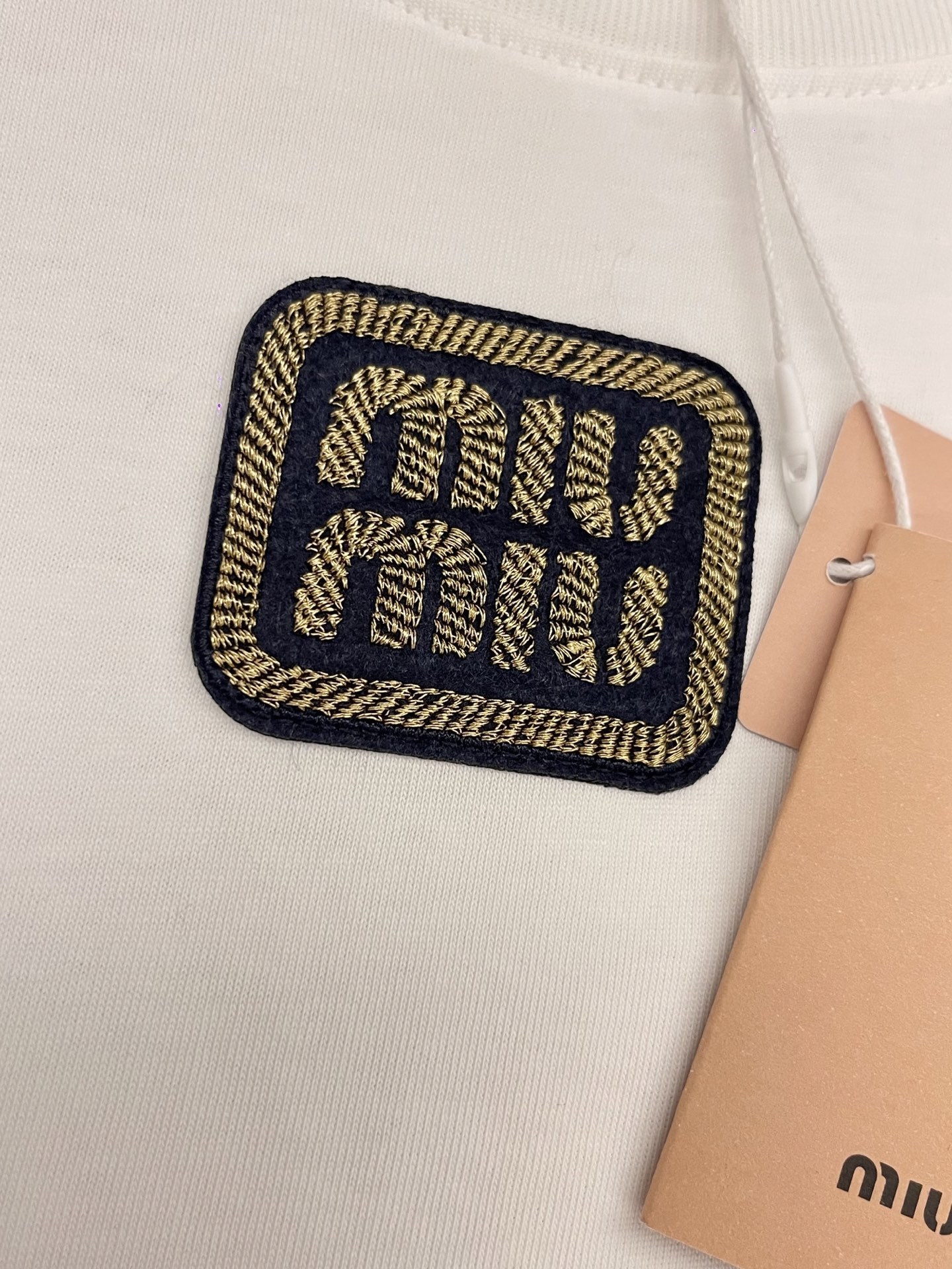 MIU25SS Gold Embroidered Monogram Set