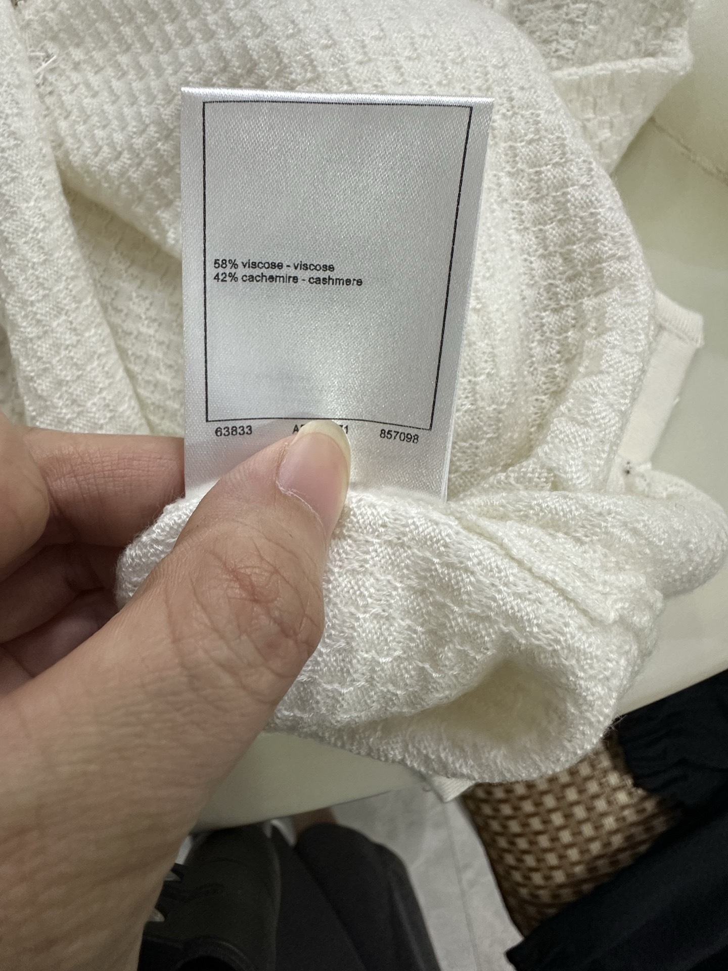 CHANE25SS Knitted V-neck Cardigan