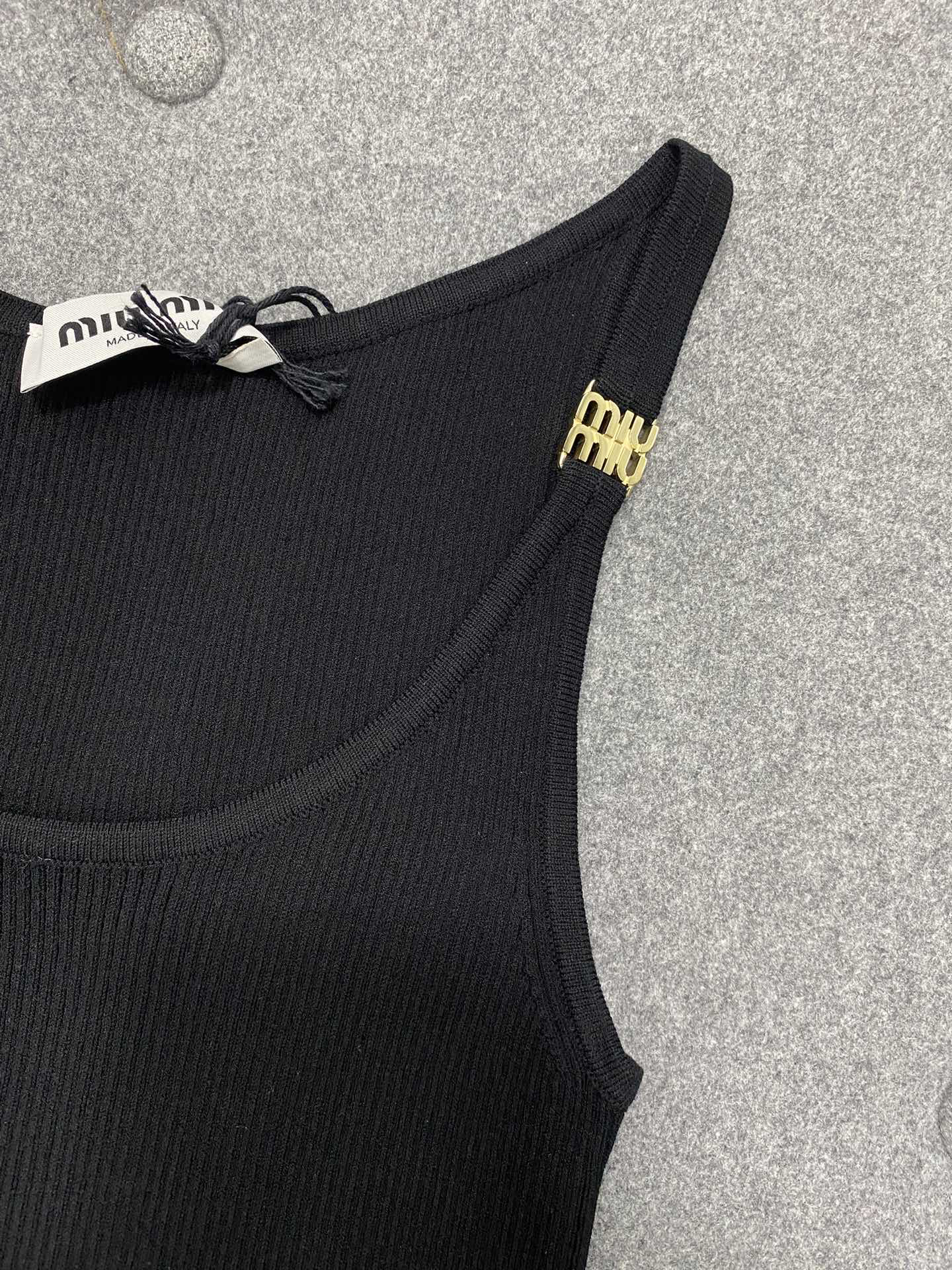 MIU Women's Knitted Vest