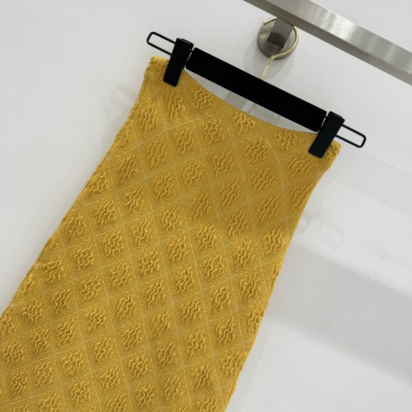 P diamond plaid wood earring knit wrap skirt