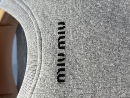 Miu Round Neck Gray Knit Short Sleeve