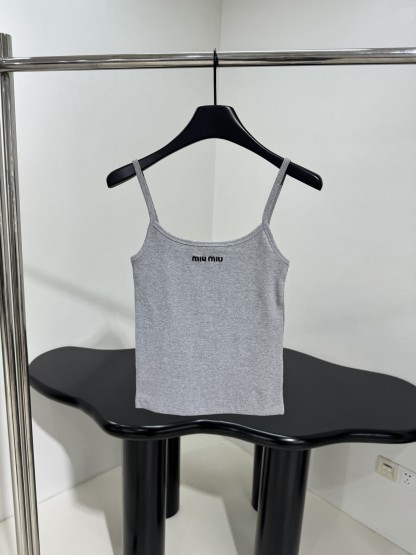 Miu's new knit camisole