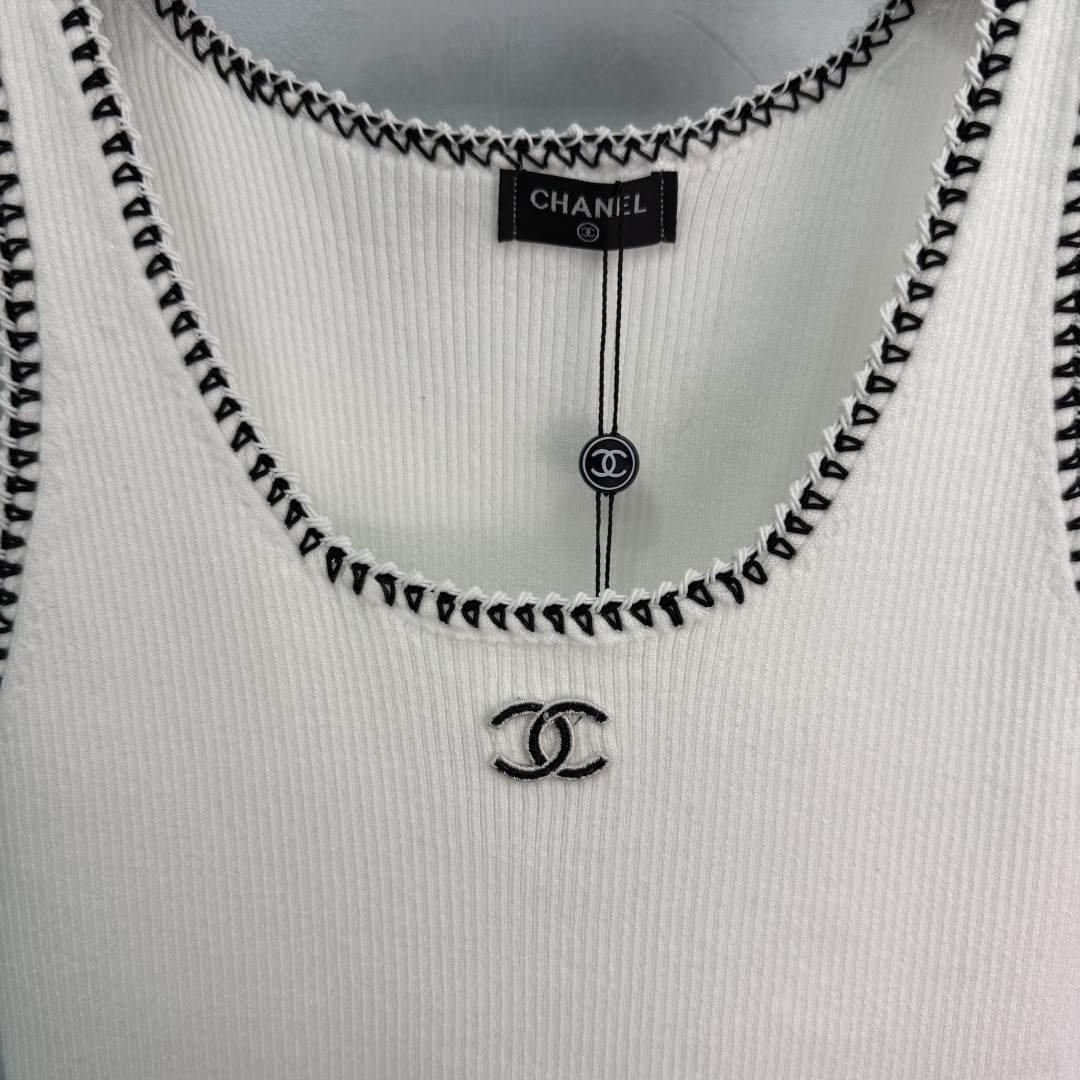 CHANE25SS knitted vest