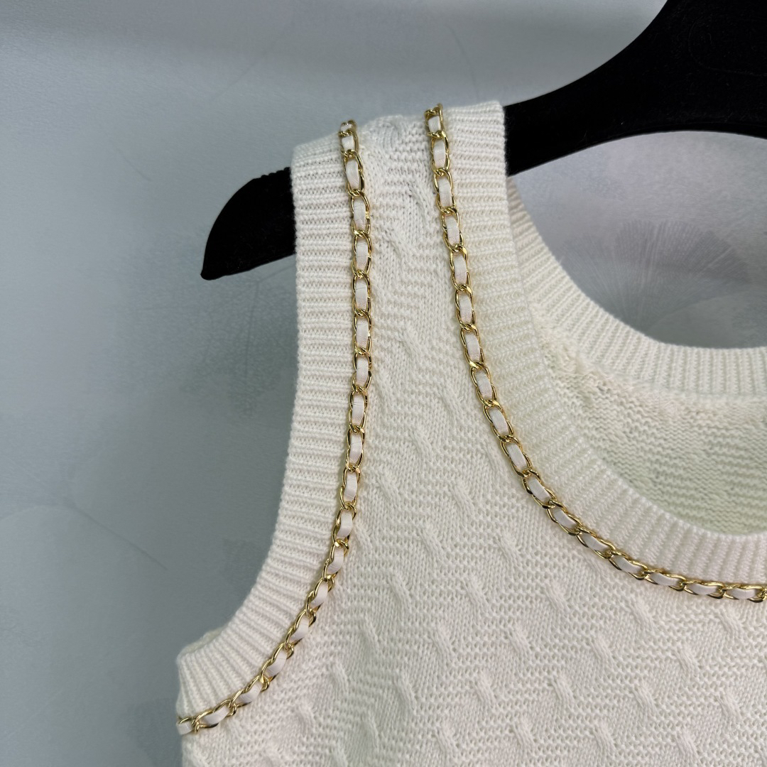 CHANE25SS Slim Fit Knit Vest