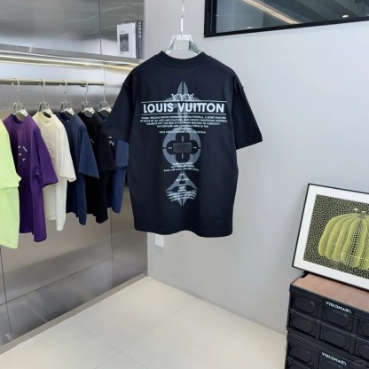 Louis Vuit25SS Printed Leather Label Reverse Sleeve T-Shirt