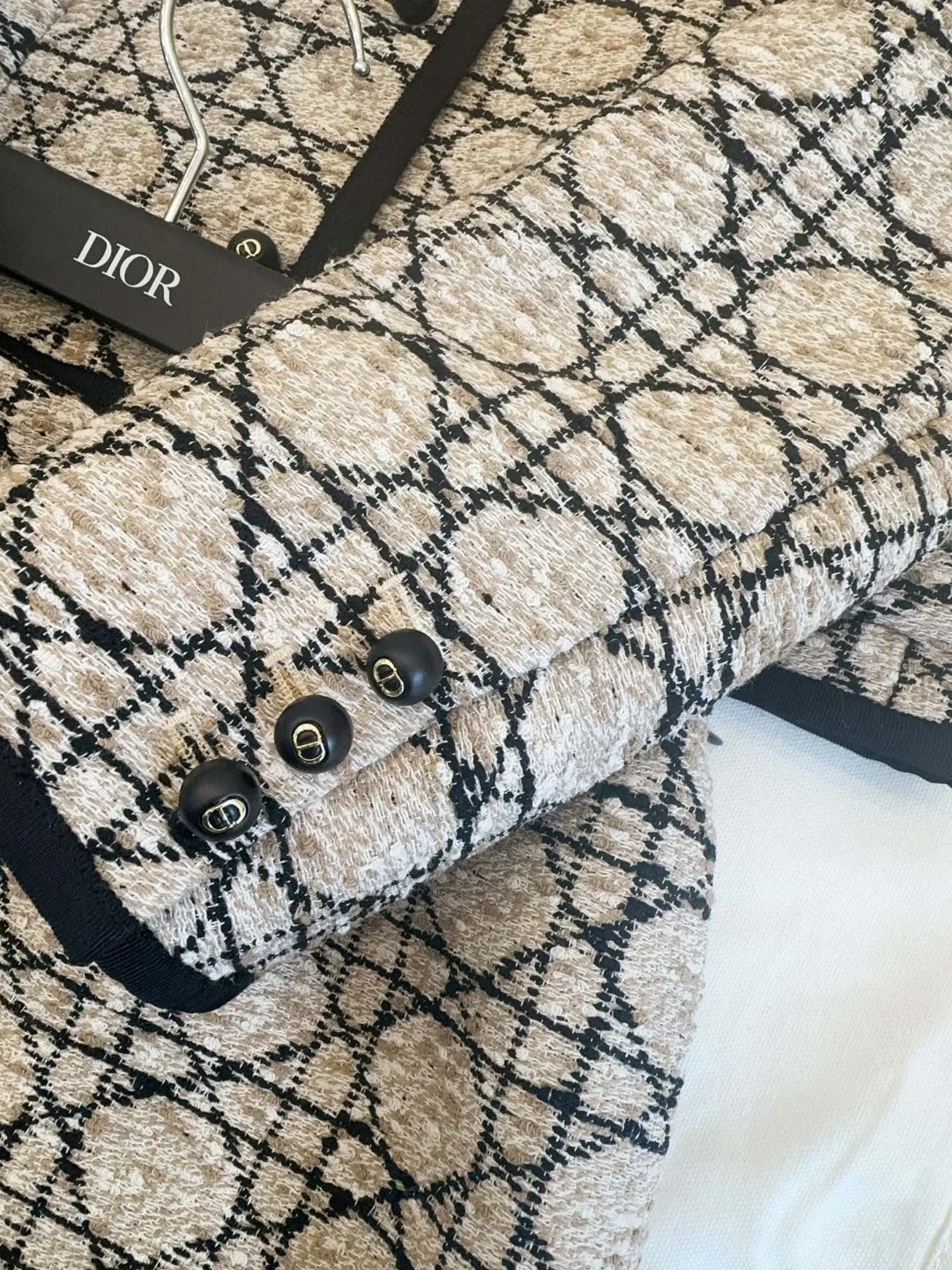 DIO Luxury Fragrance Style Long Sleeve Jacket