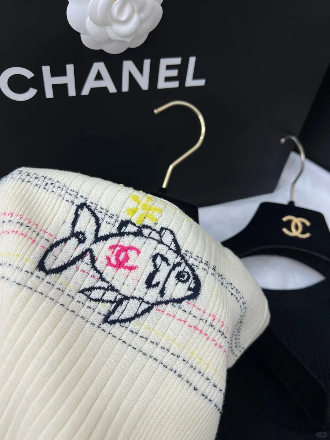 CHANE25SS Little Fish Stripe Stretch Knit Cami Tank Top