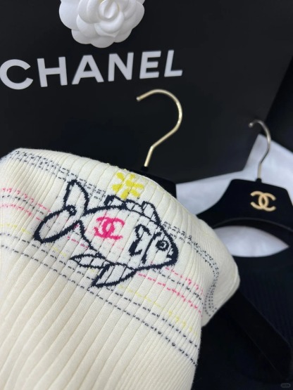 CHANE25SS Little Fish Stripe Stretch Knit Cami Tank Top