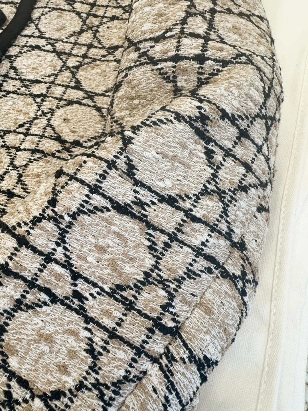 DIO Luxury Fragrance Style Long Sleeve Jacket