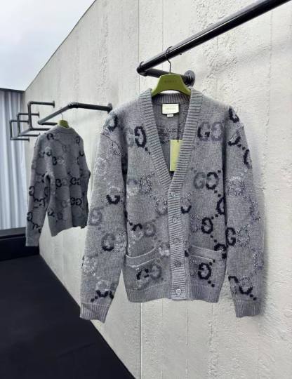 GG 25SS gradient knitted cardigan