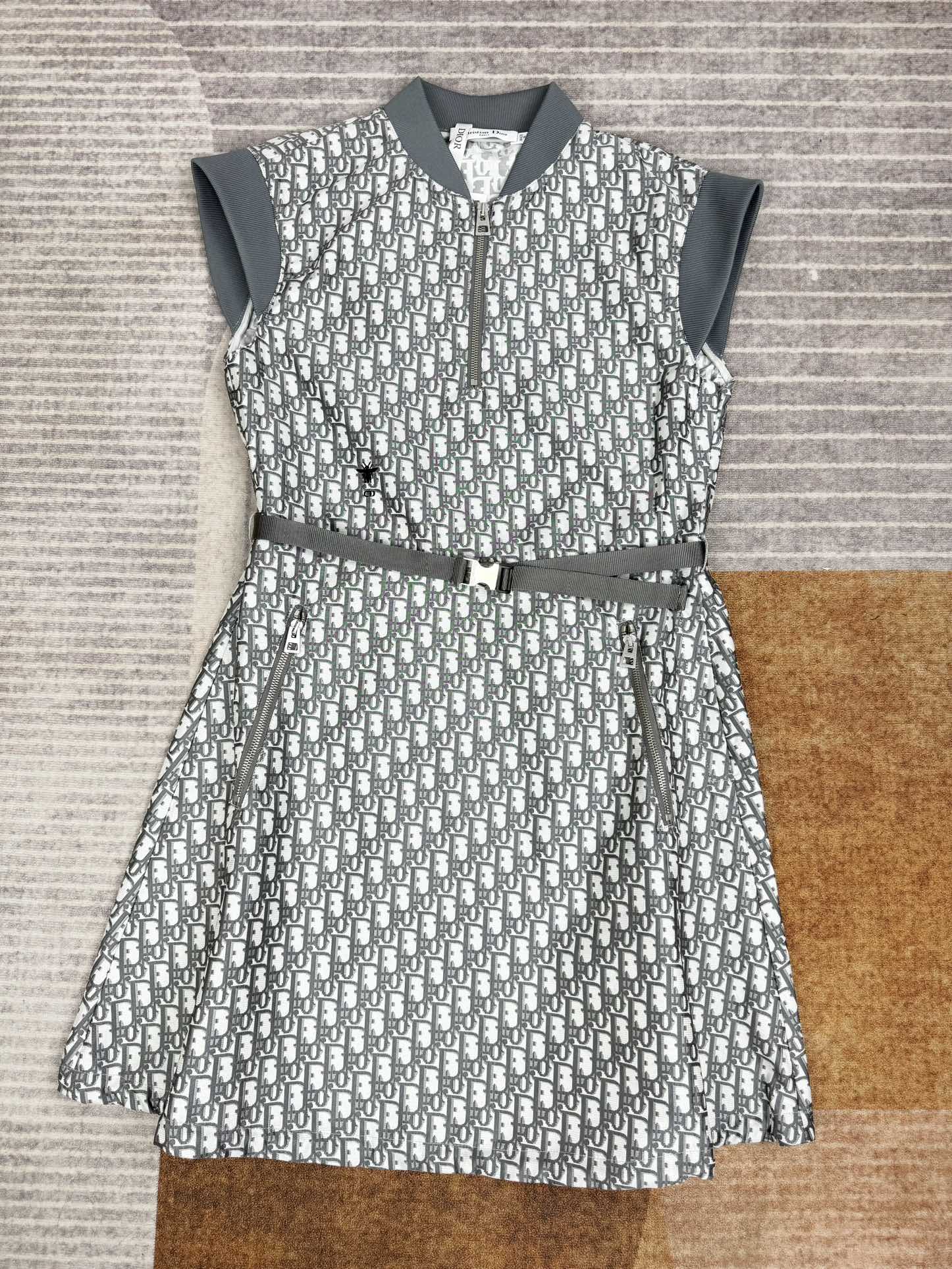 DOR Slim fit presbyopia dress