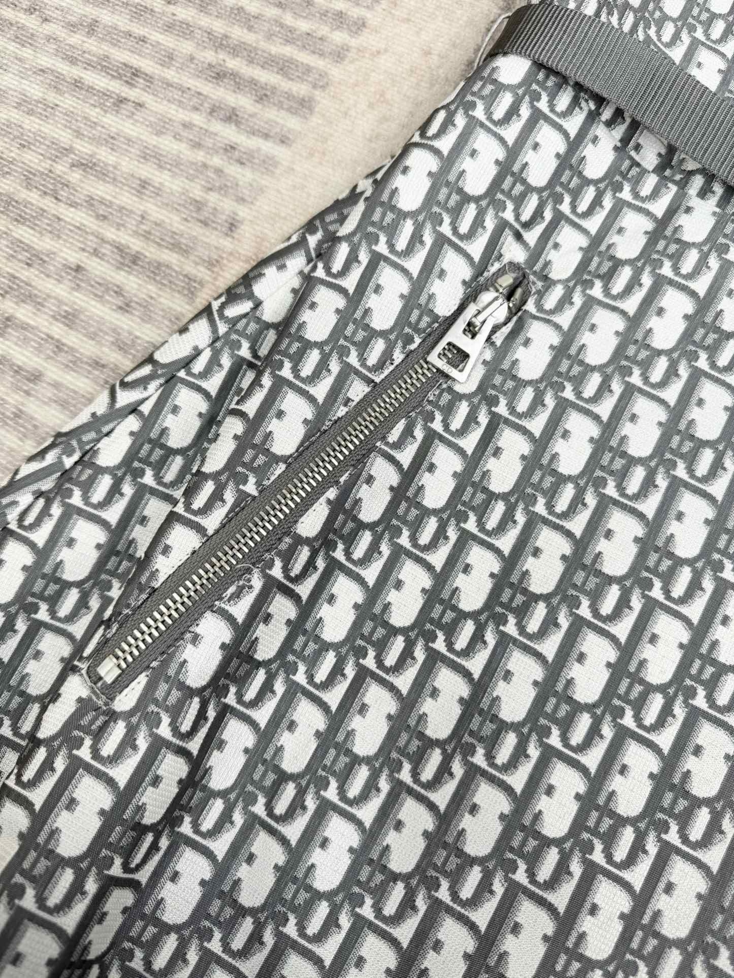 DOR Slim fit presbyopia dress